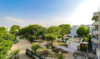 Fabhotel Doom Stay Inn