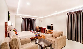 Fabhotel The Rs Suites