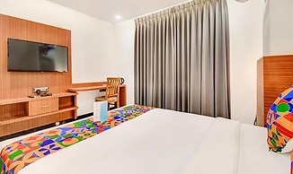 Fabhotel The Rs Suites