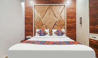 Fabhotel Twin Tree Suites