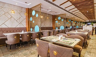 Fabhotel Twin Tree Suites