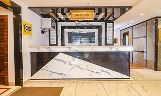 Fabhotel Twin Tree Suites