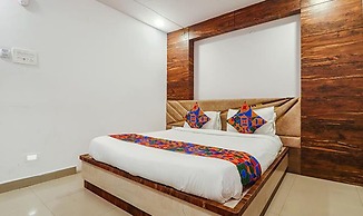 Fabhotel Twin Tree Suites