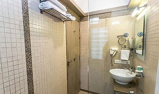 Fabhotel Poco Loco