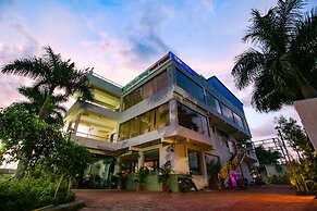 Fabhotel Sharma & Vishnu Garden