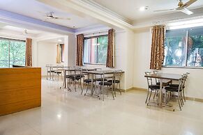 Fabhotel Royal Samrat