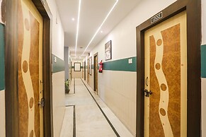 Fabhotel Greenstar Inn