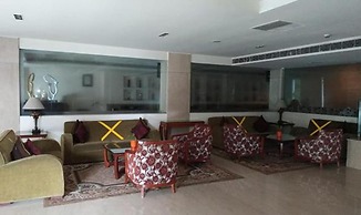 Fabhotel Prime Hampshire Plaza