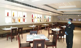 Fabhotel Prime Hampshire Plaza