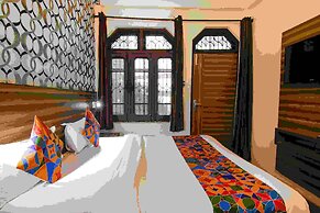 Fabhotel Vijay Palace