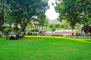 Fabhotel Lotus Resort