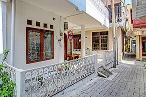 SPOT ON 92319 White House Syariah