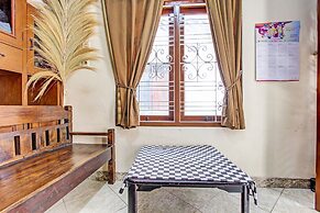 SPOT ON 92319 White House Syariah