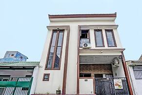 OYO 92435 Sunlo Cozy Home Family Homestay Syariah