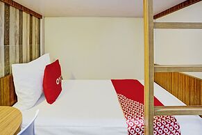 OYO 92435 Sunlo Cozy Home Family Homestay Syariah