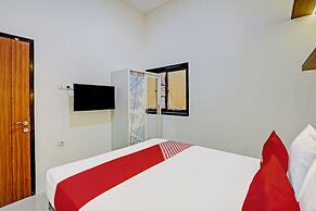 OYO 92435 Sunlo Cozy Home Family Homestay Syariah