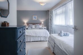 17 Beach Court - 2 Bed Apartment - Saundersfoot