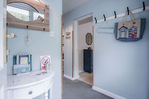 17 Beach Court - 2 Bed Apartment - Saundersfoot