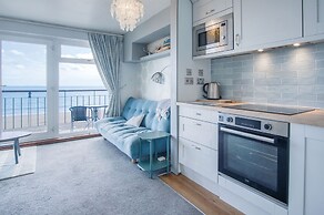 17 Beach Court - 2 Bed Apartment - Saundersfoot