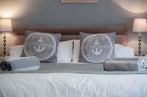 17 Beach Court - 2 Bed Apartment - Saundersfoot