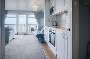 17 Beach Court - 2 Bed Apartment - Saundersfoot