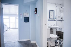 17 Beach Court - 2 Bed Apartment - Saundersfoot