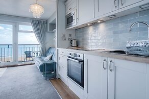 17 Beach Court - 2 Bed Apartment - Saundersfoot