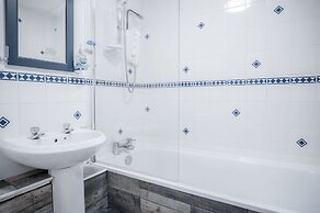 17 Beach Court - 2 Bed Apartment - Saundersfoot