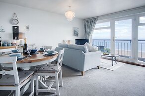 17 Beach Court - 2 Bed Apartment - Saundersfoot