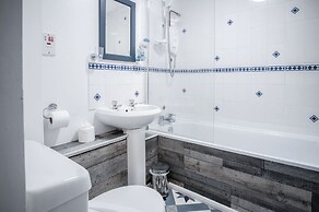 17 Beach Court - 2 Bed Apartment - Saundersfoot