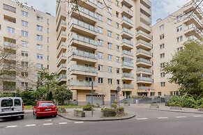 Family Unique Apartment Wola by Renters