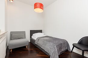 Family Unique Apartment Wola by Renters