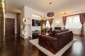 Family Unique Apartment Wola by Renters