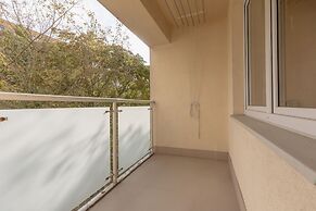 Family Unique Apartment Wola by Renters