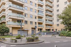 Family Unique Apartment Wola by Renters