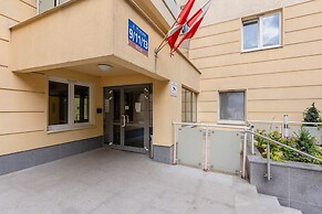 Family Unique Apartment Wola by Renters