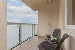 Family Unique Apartment Wola by Renters