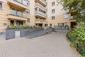 Family Unique Apartment Wola by Renters