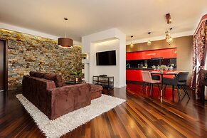 Family Unique Apartment Wola by Renters