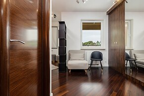 Family Unique Apartment Wola by Renters