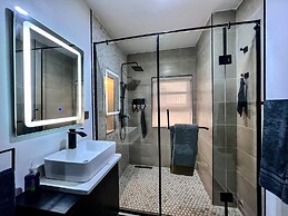 Luxury, Contemporary 4-bed Apartment in Ikoyi