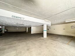 Walk to Mammoth Ski Lifts at Canyon Lodge Condo