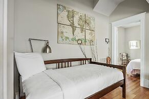 Casa Doble - Two Units, One Location!