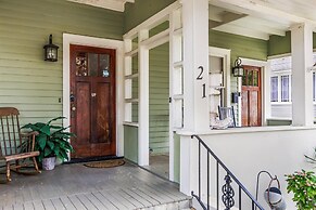 Casa Doble - Two Units, One Location!