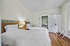 Casa Doble - Two Units, One Location!
