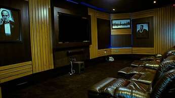 TN Max Luxury Home