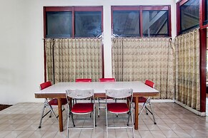 OYO 92505 Asta Guesthouse