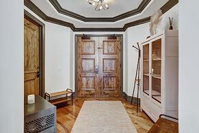 Luxury 3 Bedroom Condo at The Arrabelle by RedAwning - Save 20% on 7+ 