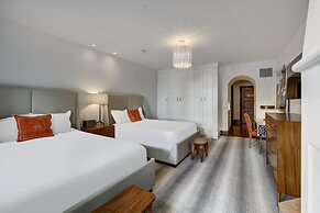 Luxury 3 Bedroom Condo at The Arrabelle by RedAwning - Save 20% on 7+ 