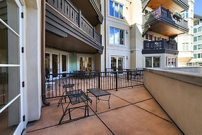 Luxury 3 Bedroom Condo at The Arrabelle by RedAwning - Save 20% on 7+ 